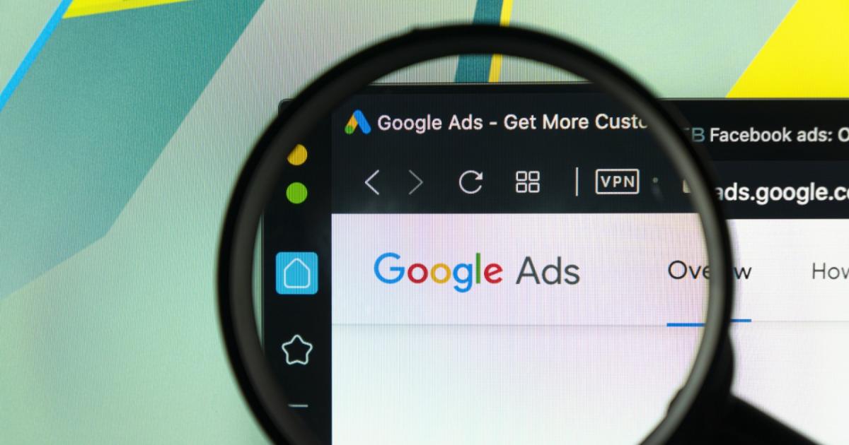 Google ще дава повече информация за таргетираните реклами и ще