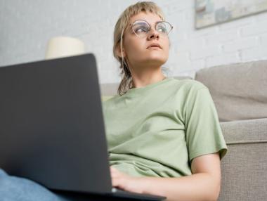 Адската смяна – коварната уловка зад популярното дигитално номадство