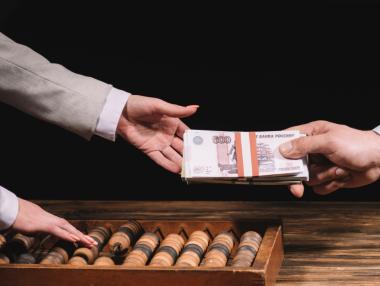 Русия извива ръцете на напускащите западни компании