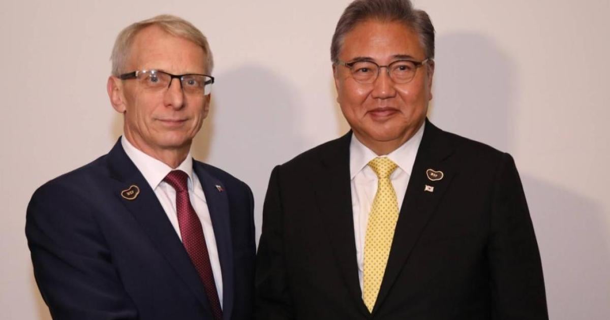 Денков се надява на корейски инвестиции в Перник, Кюстендил и