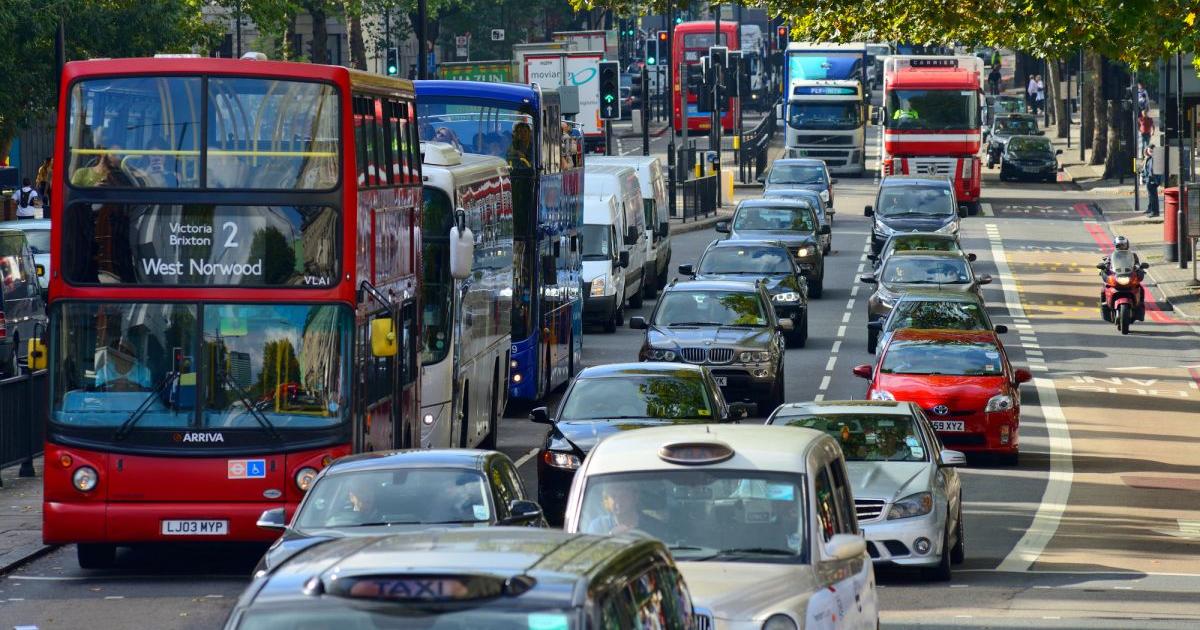 Ако шофирате по-стар и замърсяващ автомобил в Лондон, от днес