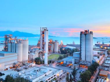 Светът е изправен пред купища дългове, търговски войни и ниска производителност