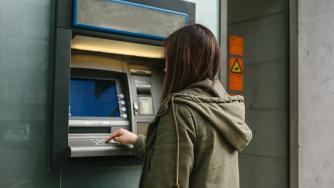 Европейците масово недоволстват от ниските лихви по спестяванията