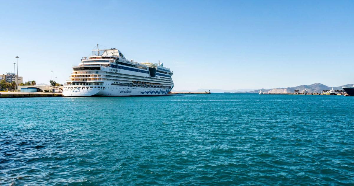 Ако идеята да прекарате три години на круизен кораб ви