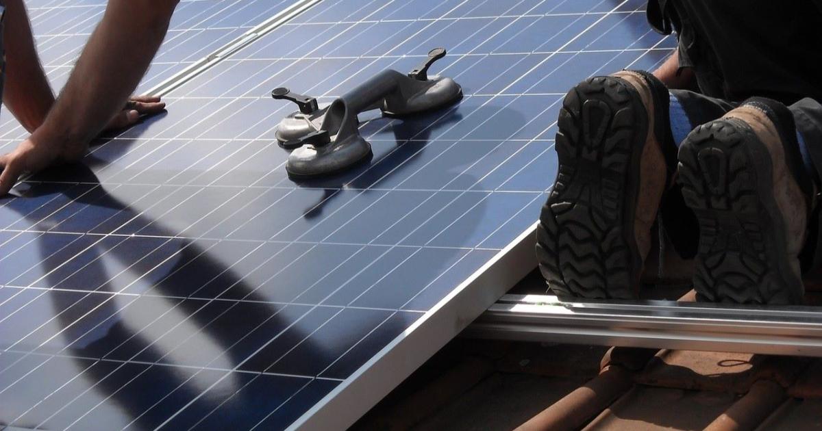 Сръбски стартъп S-Futur разработва алармена система за слънчеви панели, която