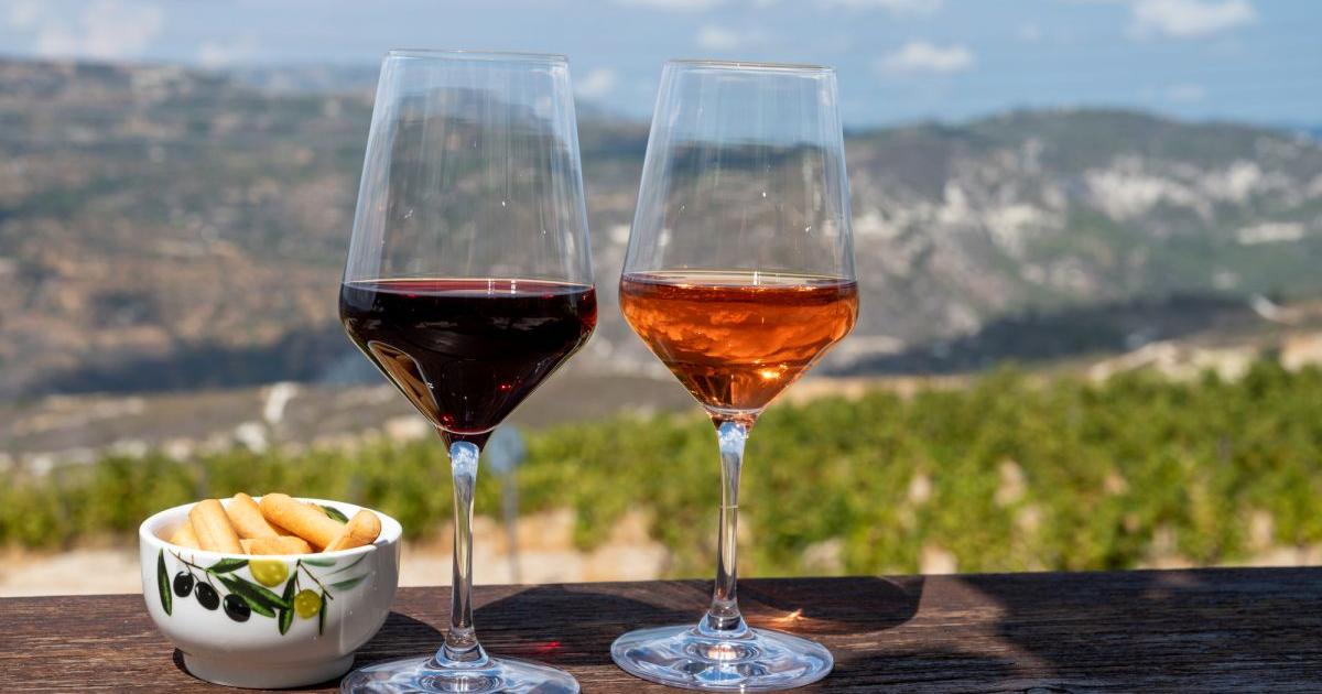 Със своите местни сортове грозде и историческо вино, Кипър се