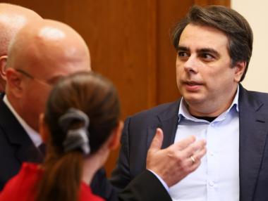 Проблемите на бюджета вече удрят българската икономика (инфографика)