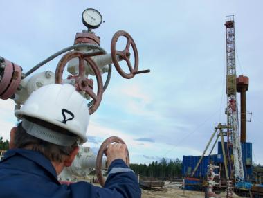 Цената на природния газ в Европа скочи с 10% за ден