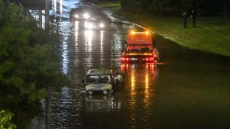 Държавата няма ресурс да помогне достатъчно на бедстващите хора