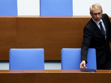 Кабинетът „Денков“ отказа да ограничи порочните инхаус процедури