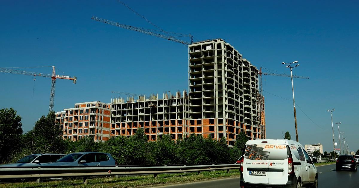Строителството в България забуксува през юлиСтроителството в България като че