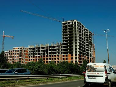 Вечерни новини: Строителството в България буксува; Ирландската Smurfit Kappa купува трети завод в страната