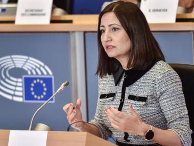 Вечерни новини: ЕП избра Иванова за нов български еврокомисар; Такса ще ограничава спекулативния ВЕИ бум