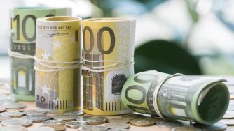 Еврото върви към рекордна серия от загуби