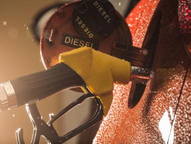 Кризата с дизеловото гориво прати цените на рекордно ниво