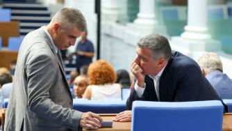 Депутатите приеха реформата в енергетиката с обещанието да я променят