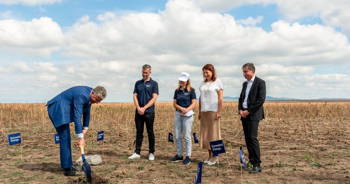 Започва изграждането на фотоволтаичния парк Тенево Солар“ – първи етап