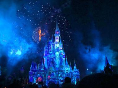 Disney инвестира 60 млрд. долара в увеселителни паркове и круизи
