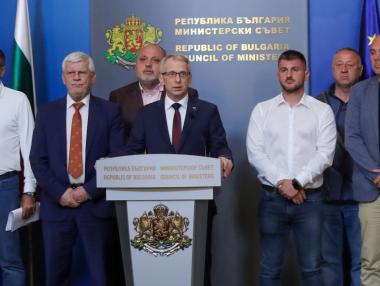 Вечерни новини: Кабинетът одобри 63 млн. лв. за земеделците; Депутатите ограничават руските инвестиции