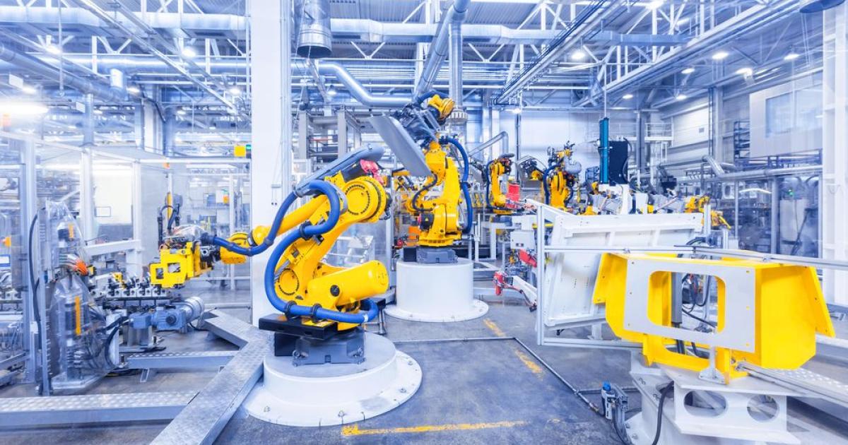 Една птичка пролет не прави, но всяка пролет започва с