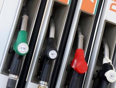 Вечерни новини: Русия ограничава износа на горива; Нови заводи край София и Бургас