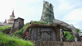 Airbnb предлага „блатото“ на Шрек за нощувка