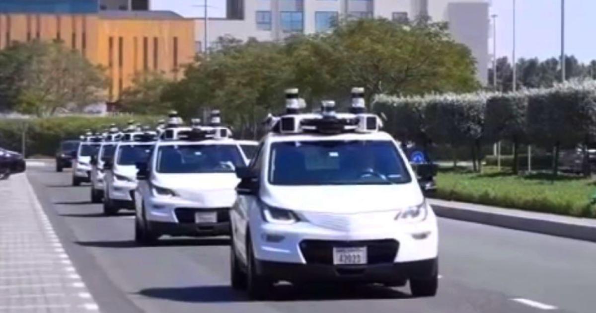 Дубай пуска пробно първите си роботаксита през следващия месец като