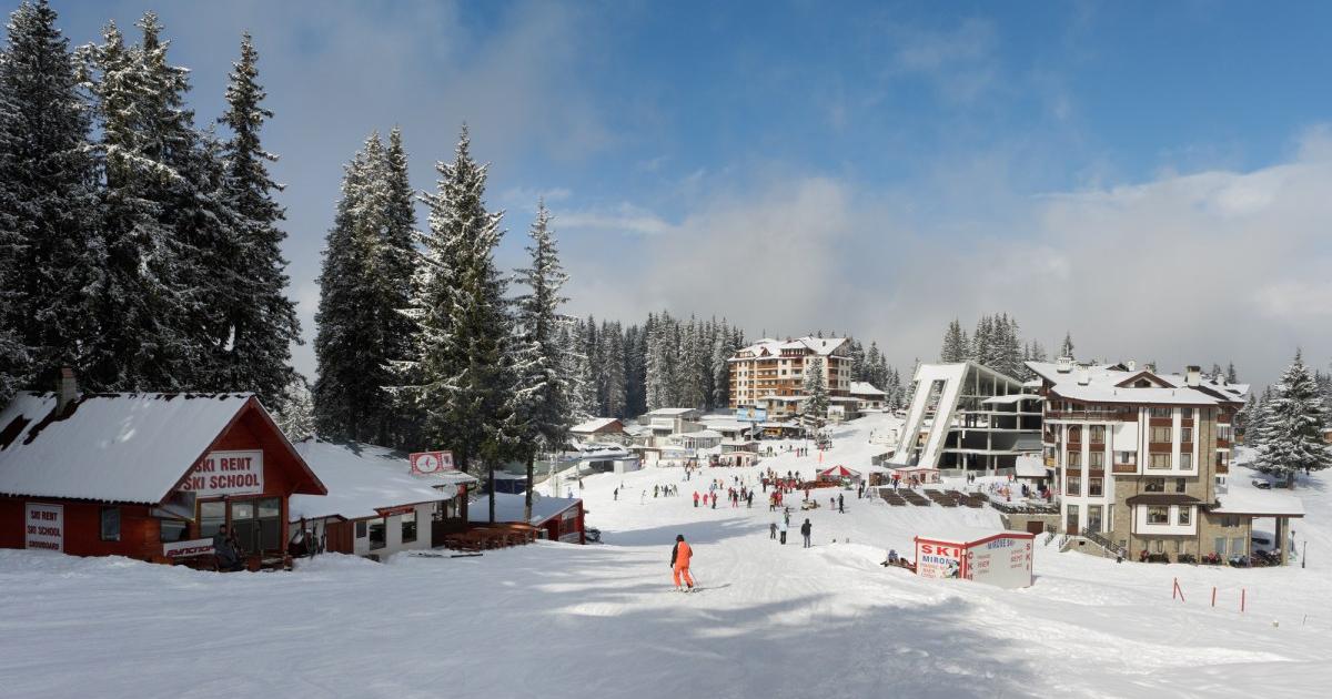 Въпреки все още топлото време навън зимният сезон е на