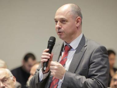 Вечерни новини: Новата ВЕИ гаранция ще отпуши вятърните проекти; Българите вече нямат пари за имоти