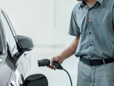 Електрическите коли в България нарастват с 33%