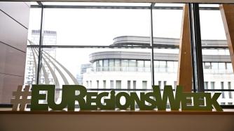 Мнозинството българи искат ЕС да инвестира само в бедните райони на страната