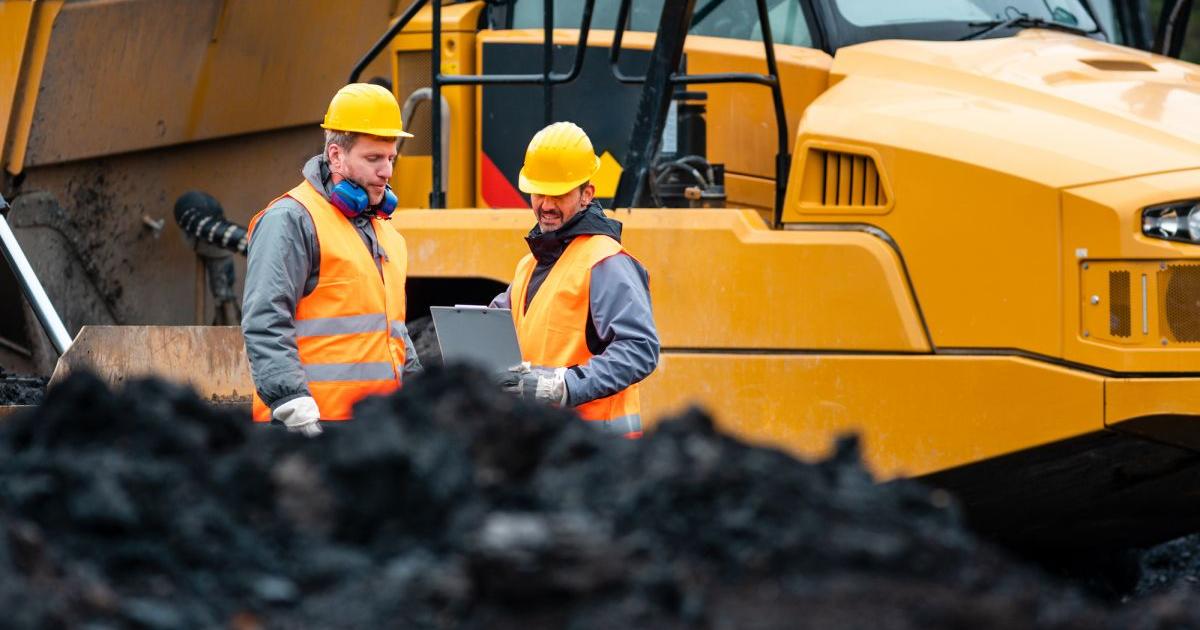 Глобалната въгледобивна промишленост може да се наложи да съкрати близо