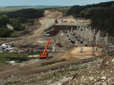 Инфраструктурното строителство потъва с всеки изминал месец