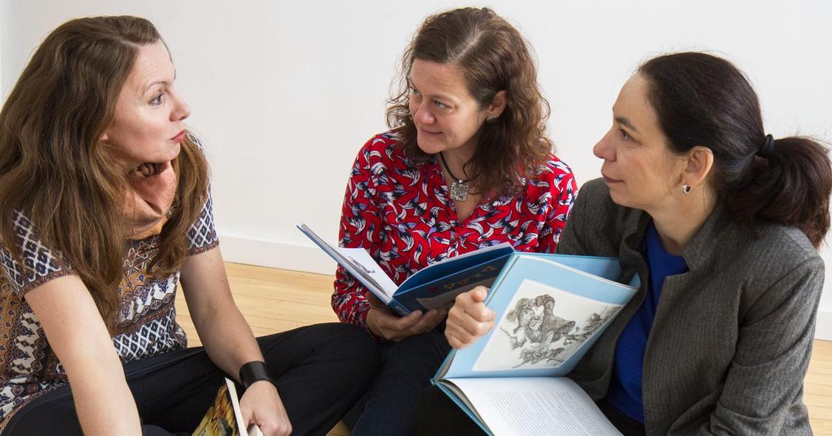 Образователната платформа Книговище“ е резултат от дълбоките размисли на три