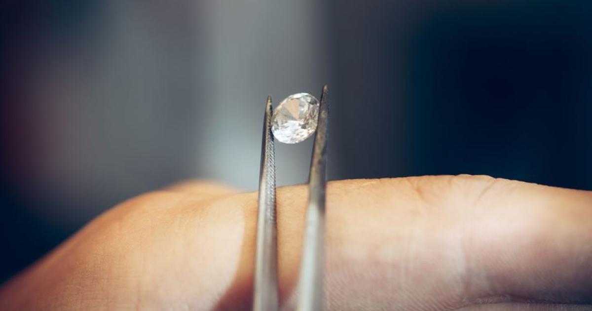 Лабораторните диаманти трудно могат да се различат от естествените. Единствената