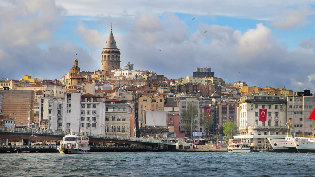 Заради растящите наеми: Турция също затяга регулациите на Airbnb