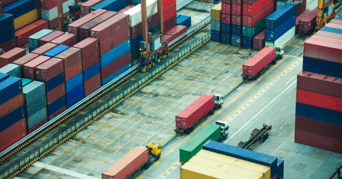 Износът на български стоки се е забавил осезаемо в разгара