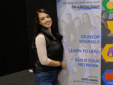 Момичето, което учи студентите как да управляват личните си финанси