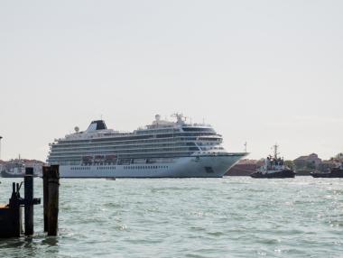 Барселона затваря центъра на града за круизни кораби