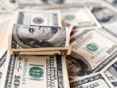 „Новата“ връзка между щатския долар и суровия петрол