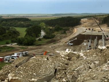 Кабинетът дава възможност цените на строителите да се вдигат всяко тримесечие