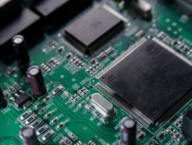 Чип войната ескалира