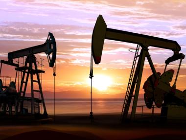 Петролът върви нагоре заради притесненията за конфликта в Близкия изток