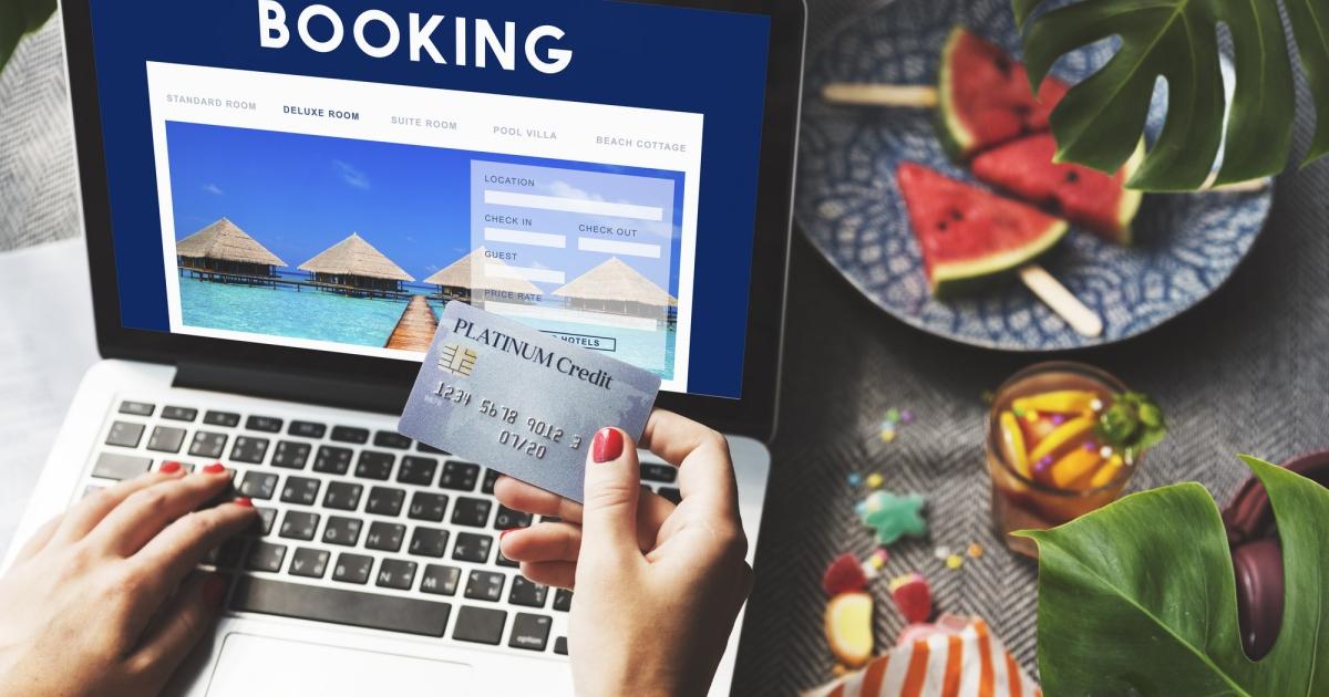 Британските издания The Guardian и Observer съобщават за измамници, които