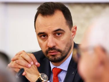 Правителството продължава с „противоконституционната“ мярка за „борба“ с цените