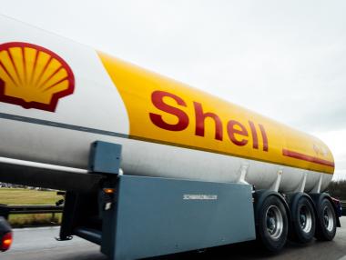 Shell съкращава нисковъглеродни работни места
