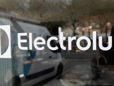 Electrolux съкращава 3000 служители