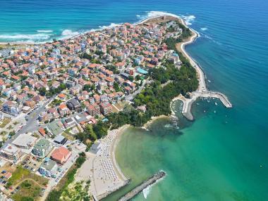 Вечерни новини: България е топ дестинация за 2024 г.; Полетите от София до Рияд спират