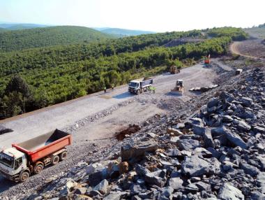 Вечерни новини: МРРБ прави нов опит да узакони незаконните строежи; ГЕРБ няма да управлява София