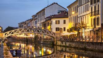 Милано тества вечерна забрана за пиене на открито